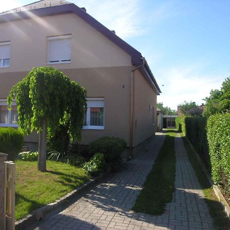 Apartments In Balatonlelle 43115 ภายนอก รูปภาพ