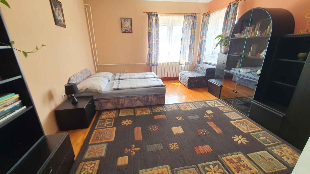 Apartments In Balatonlelle 43115 ภายนอก รูปภาพ