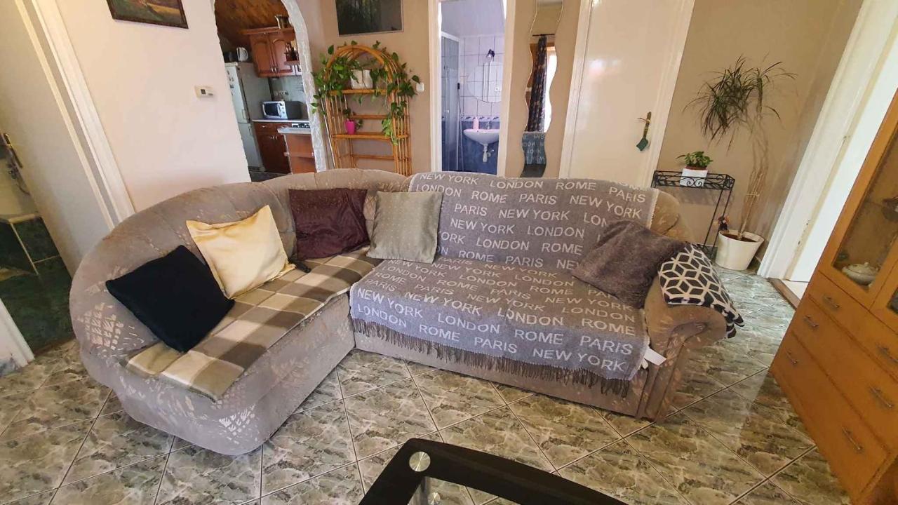 Apartments In Balatonlelle 43115 ภายนอก รูปภาพ