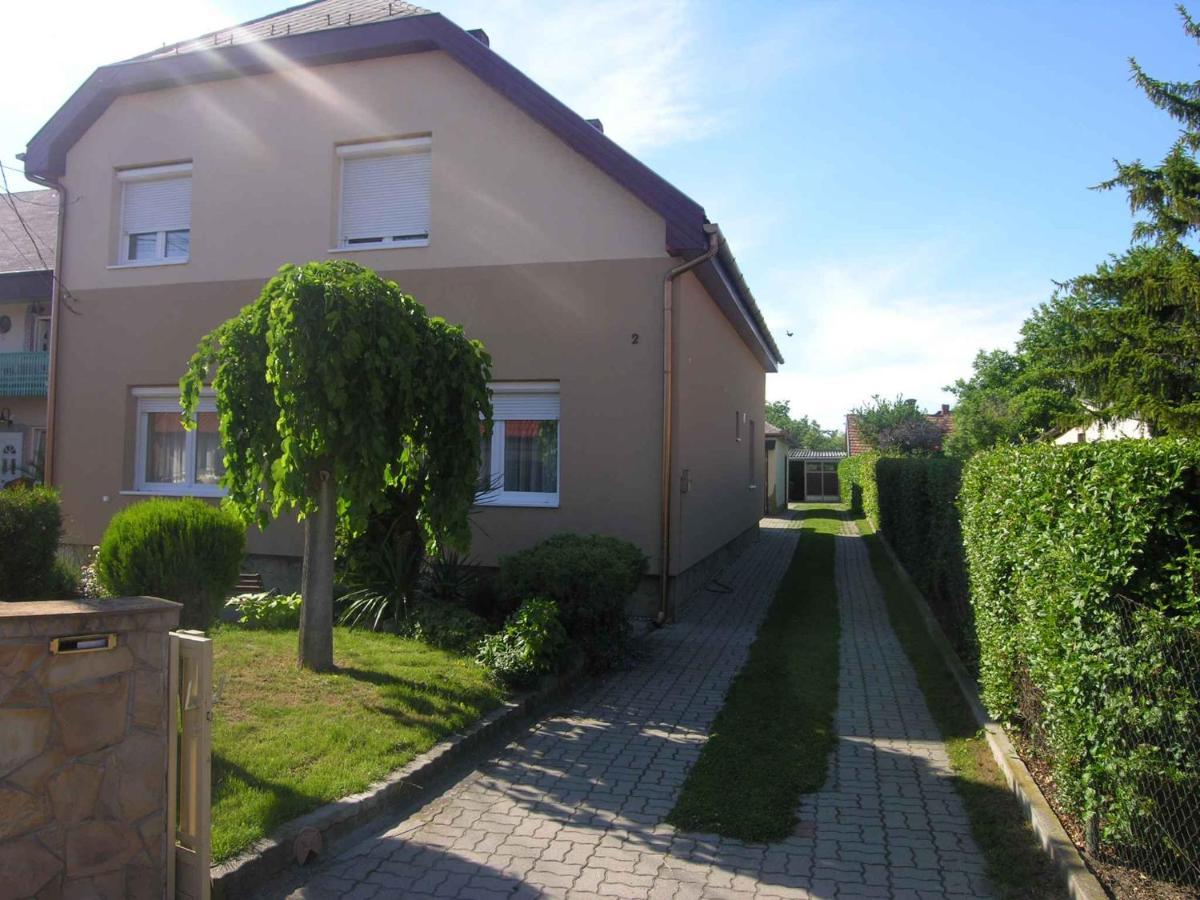 Apartments In Balatonlelle 43115 ภายนอก รูปภาพ
